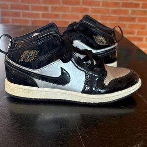 Kids Jordan 1 Black and silver patent leather